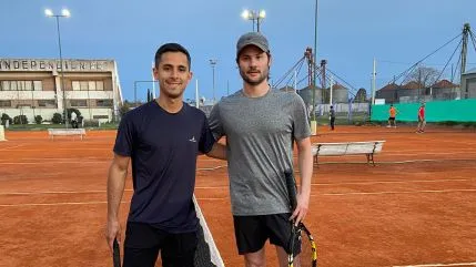 Comenzó ayer y finaliza mañana un animado torneo de tenis en Clay Tennis Bolívar