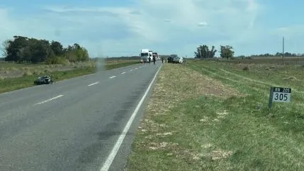 Un hombre cayó de su moto en la ruta y sufrió severas lesiones