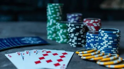 Explicación de las variantes del póquer: del Texas Hold'em al Omaha y más allá