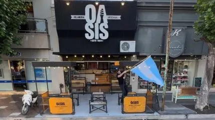 La nueva movida de Oasis: en contra de Halloween y a favor de la tradición argentina