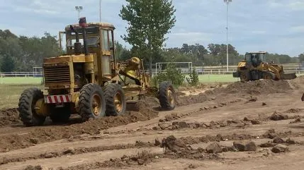 Ciudad avanza con la cancha de fútbol en el complejo José Domeño